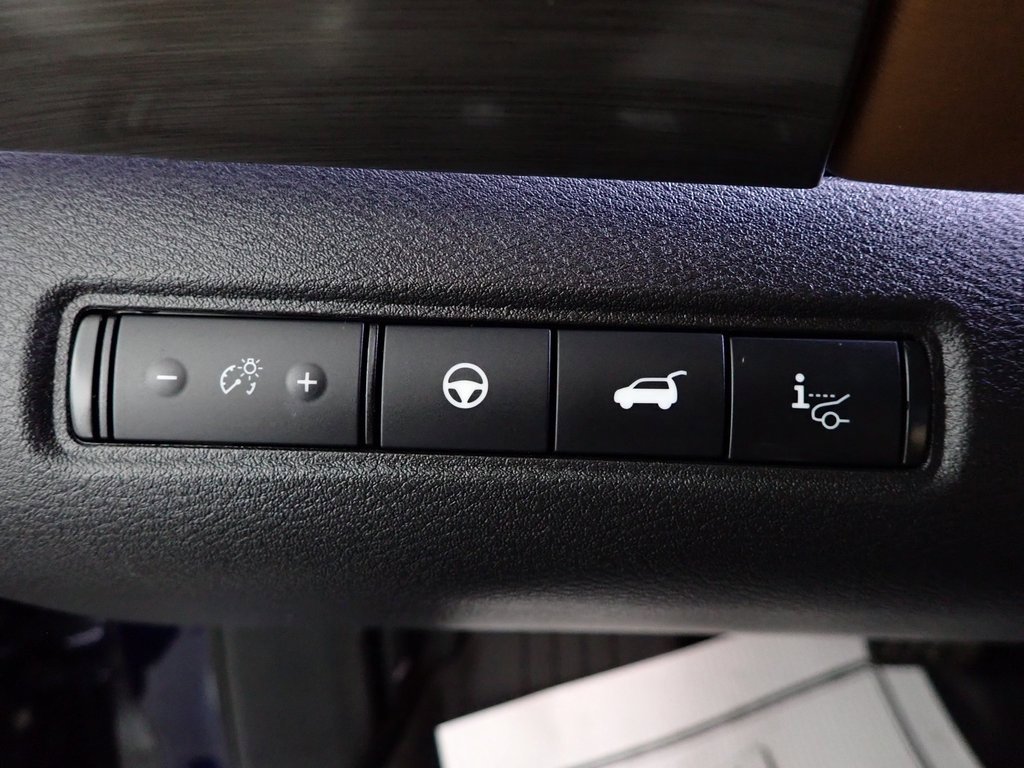 Used 2024 Nissan Pathfinder Platinum image 5