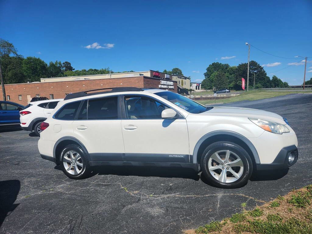 Used 2013 Subaru Outback 2.5i Limited AWD/4WD image 4