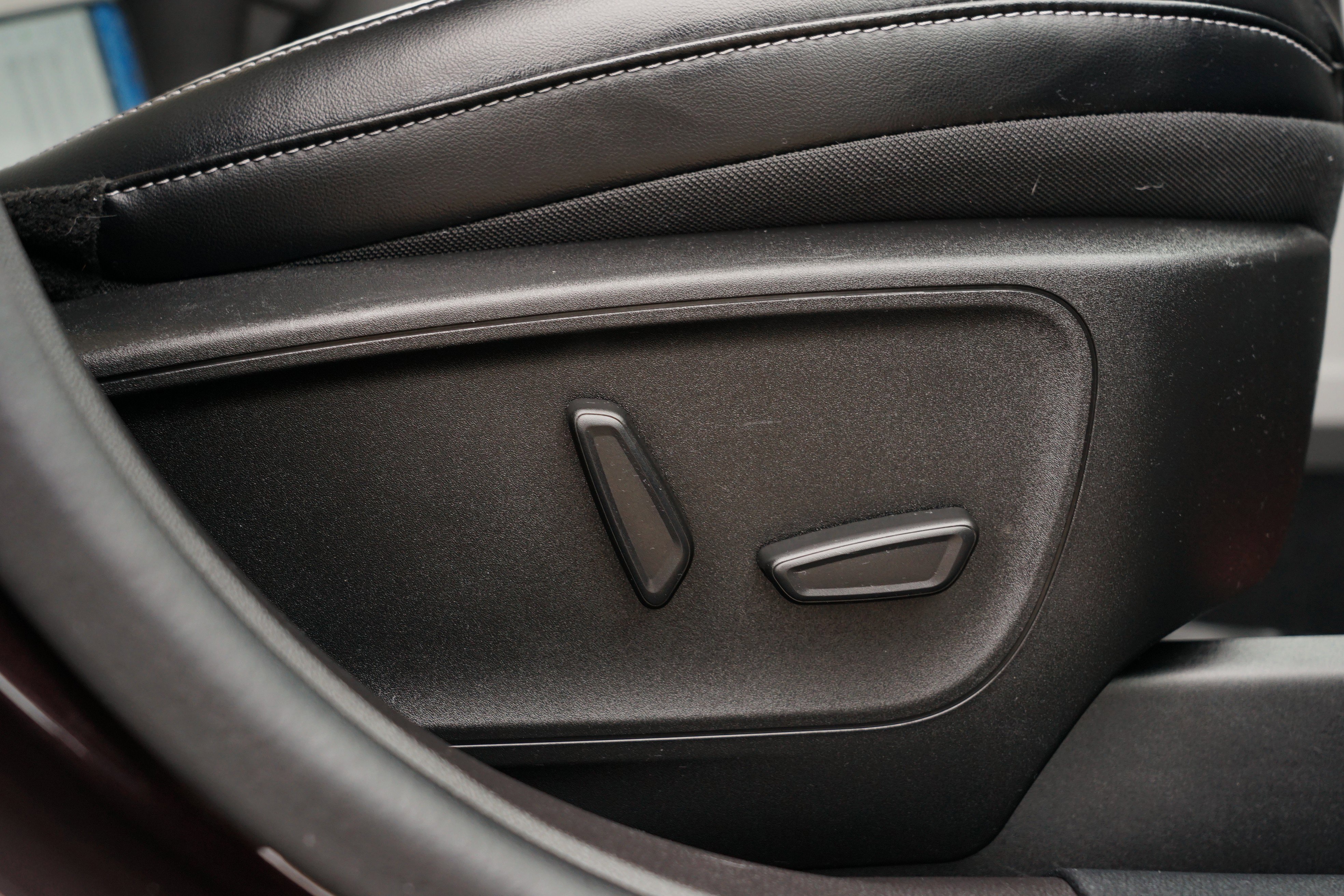 Used 2023 Ford Escape Platinum image 32