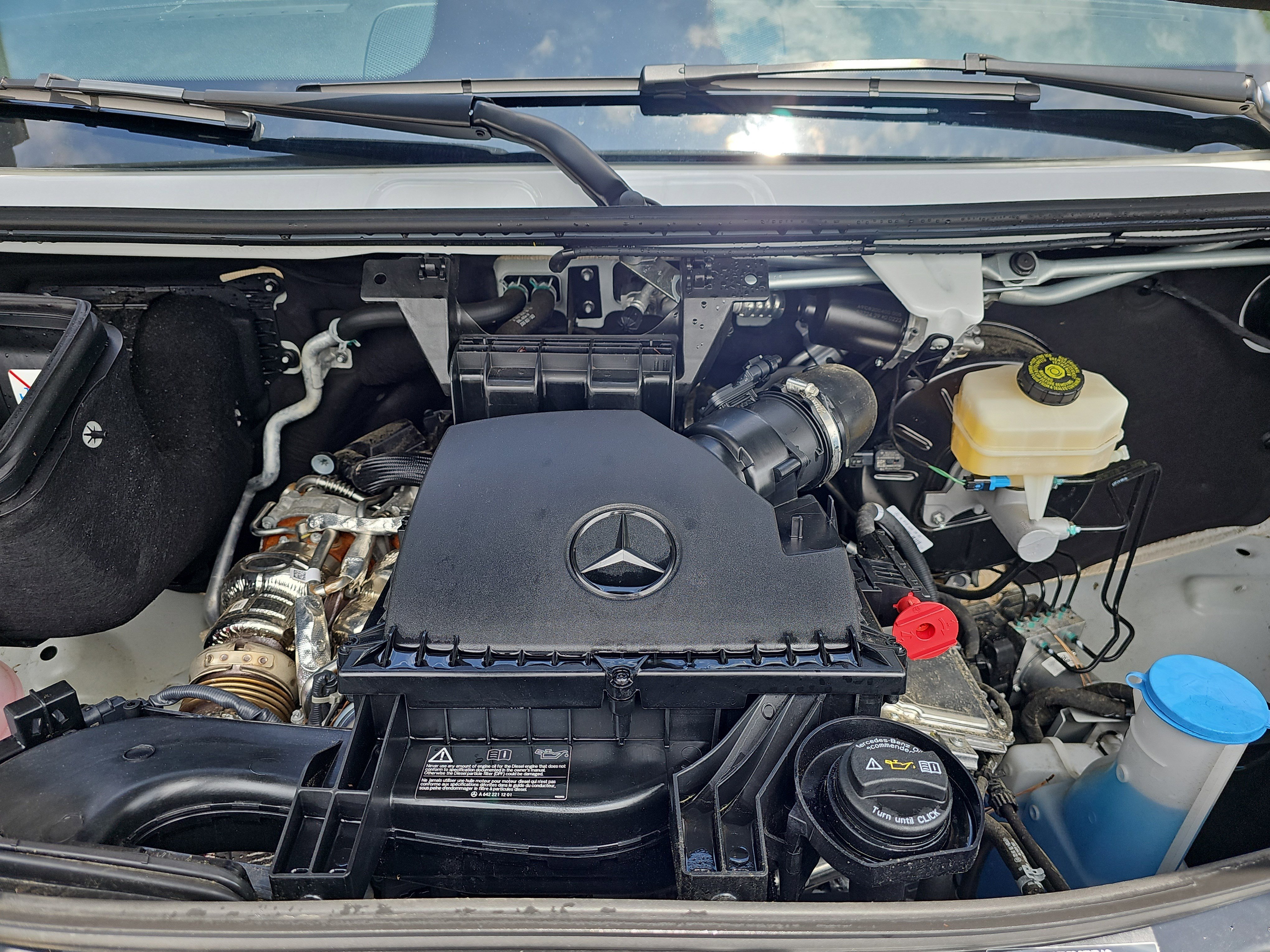 Used 2025 Mercedes-Benz Sprinter 2500 image 32
