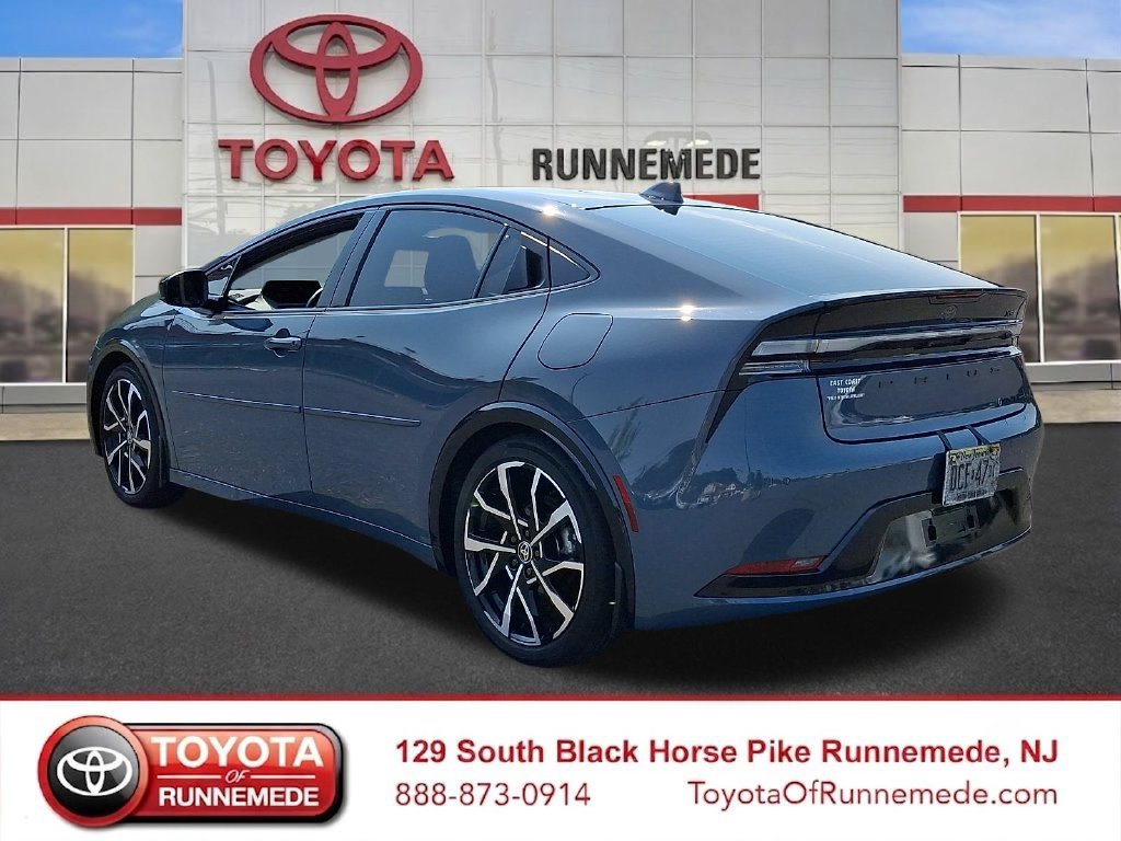 Used 2024 Toyota Prius Prime FWD image 4