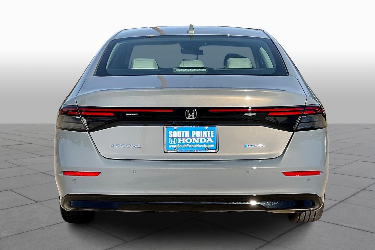 Certified 2025 Honda Accord EX-L image 4