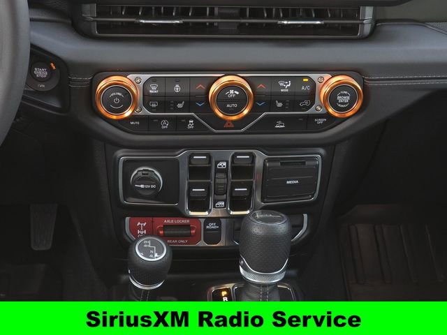 Used 2025 Jeep Gladiator Mojave w/ Convenience Group AWD/4WD image 16
