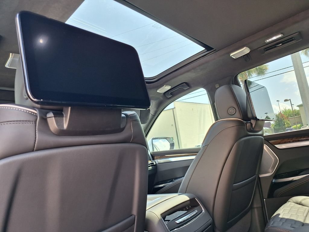 New 2026 Cadillac Escalade Platinum Sport w/ LPO, ONYX Package AWD/4WD image 10