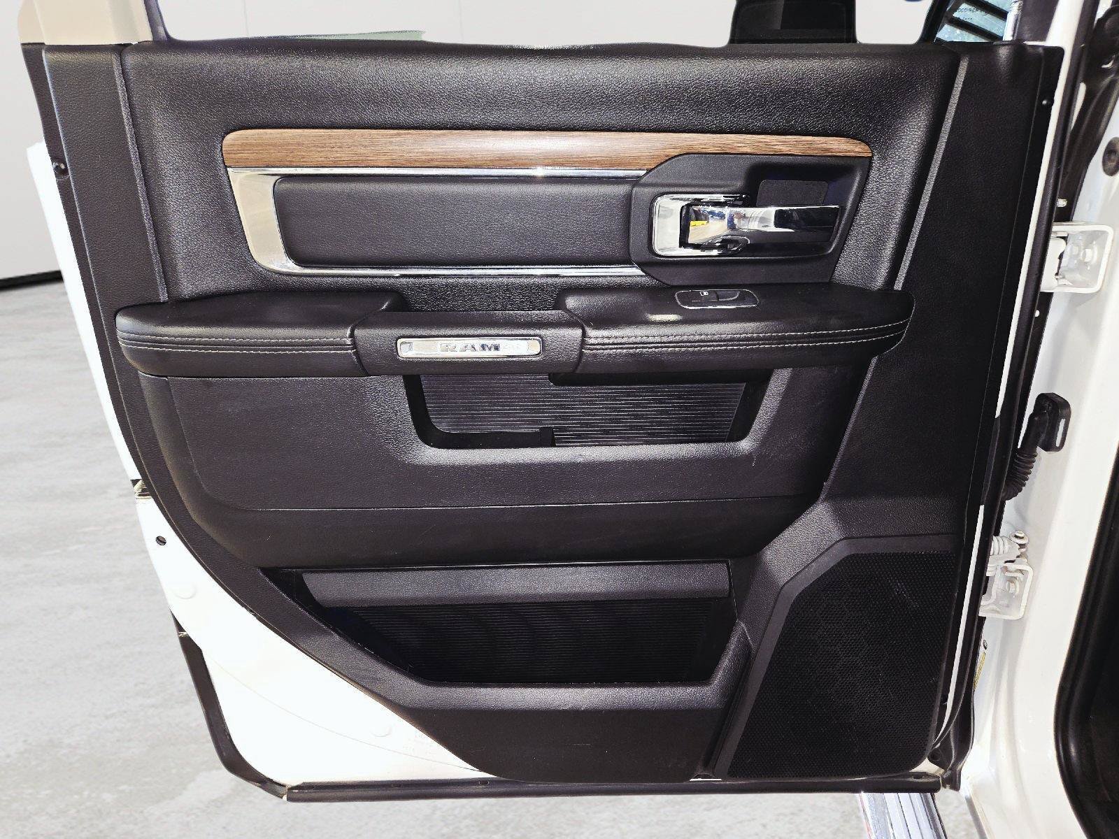 Used 2016 RAM 1500 Laramie w/ Convenience Group AWD/4WD image 39