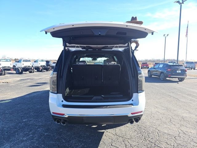 New 2026 Chevrolet Suburban Premier w/ Sun And Tow Package AWD/4WD image 10
