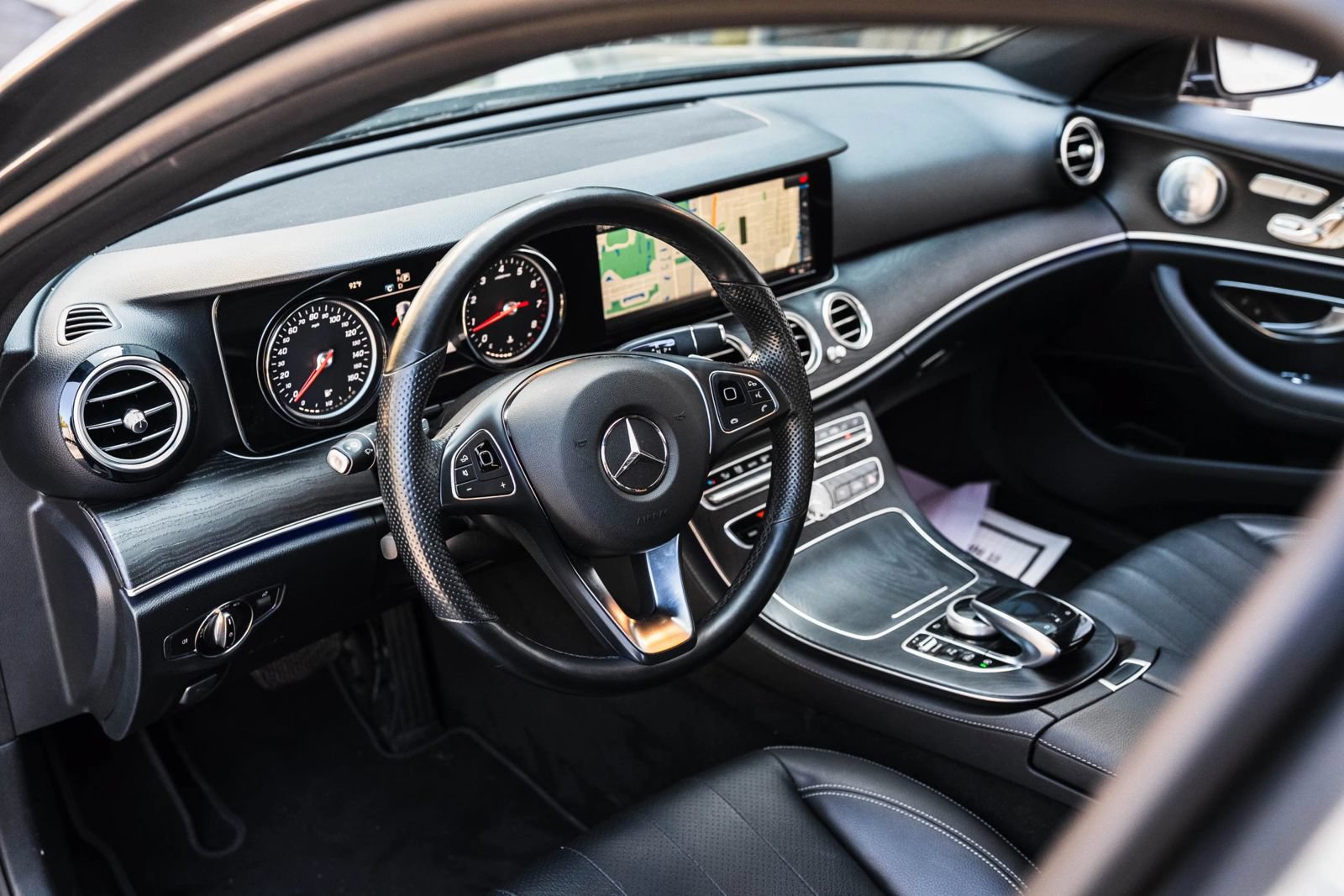 Used 2018 Mercedes-Benz E 300 4MATIC image 17