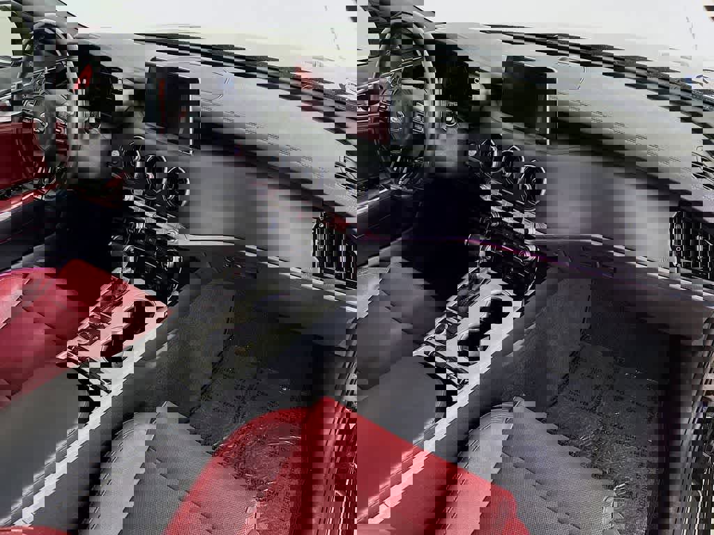 Used 2018 Kia Stinger GT1 image 34