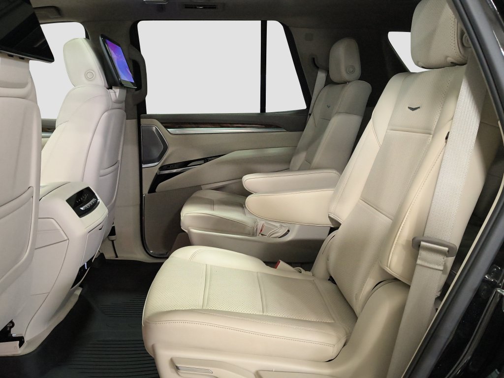 Used 2026 Cadillac Escalade Platinum Luxury AWD/4WD image 9