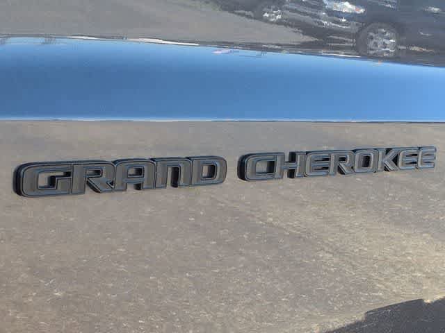 Used 2020 Jeep Grand Cherokee Altitude AWD/4WD image 13
