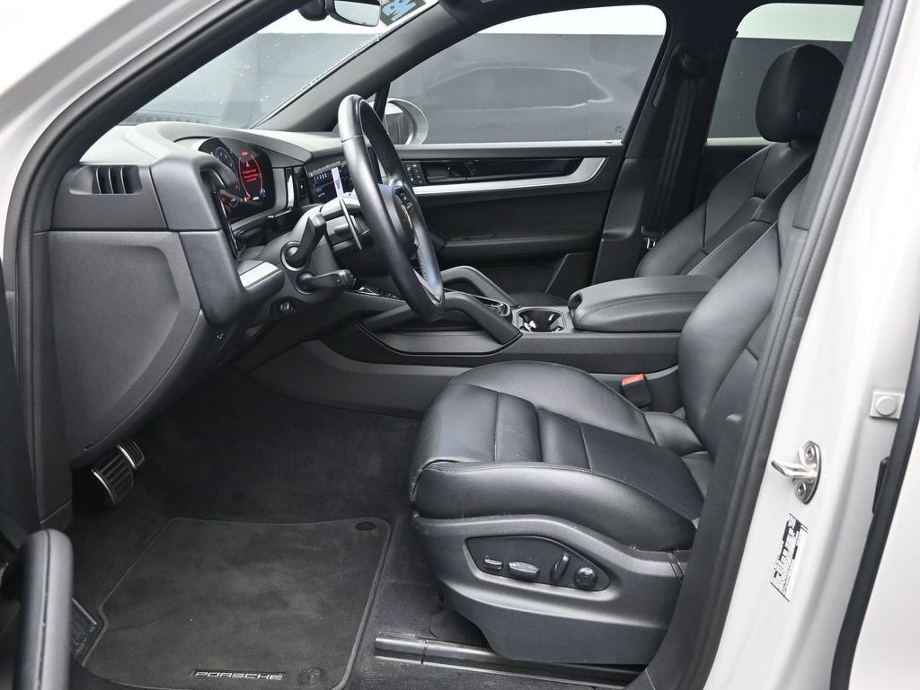 Used 2024 Porsche Cayenne S image 21