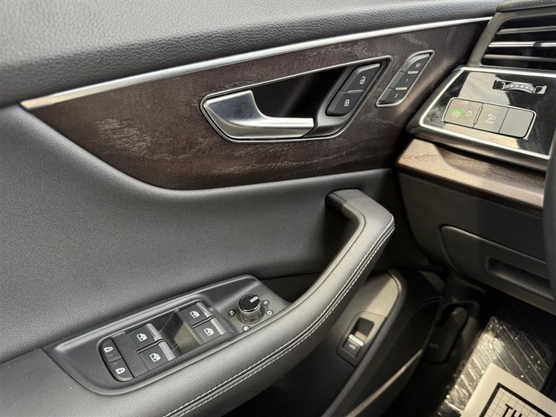 Used 2023 Audi Q8 Premium Plus w/ Premium Plus Package image 25