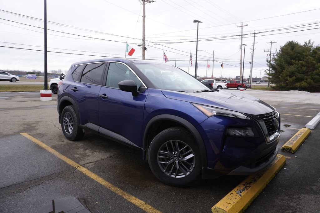 Used 2023 Nissan Rogue S image 11