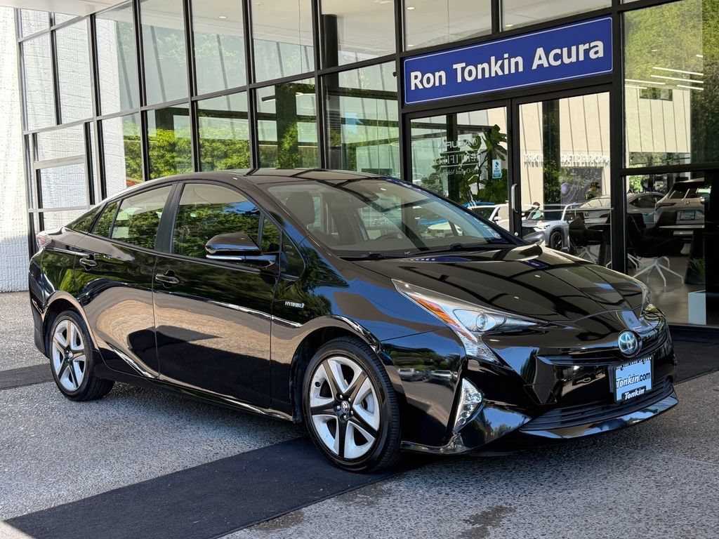Used 2017 Toyota Prius Three Touring w/ Carpet Mat Package FWD image 2