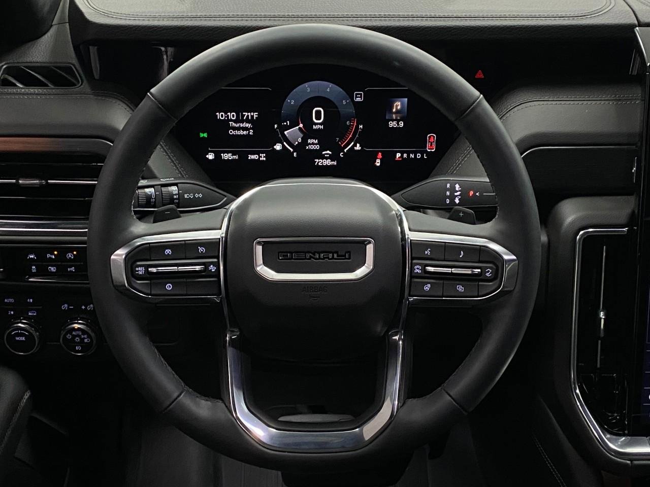 Used 2025 GMC Yukon XL Denali w/ Sun & Power Step Package image 17