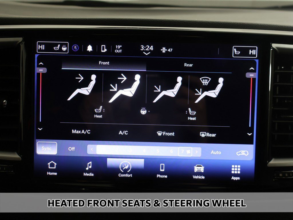 Used 2024 Chrysler Pacifica Touring-L image 7