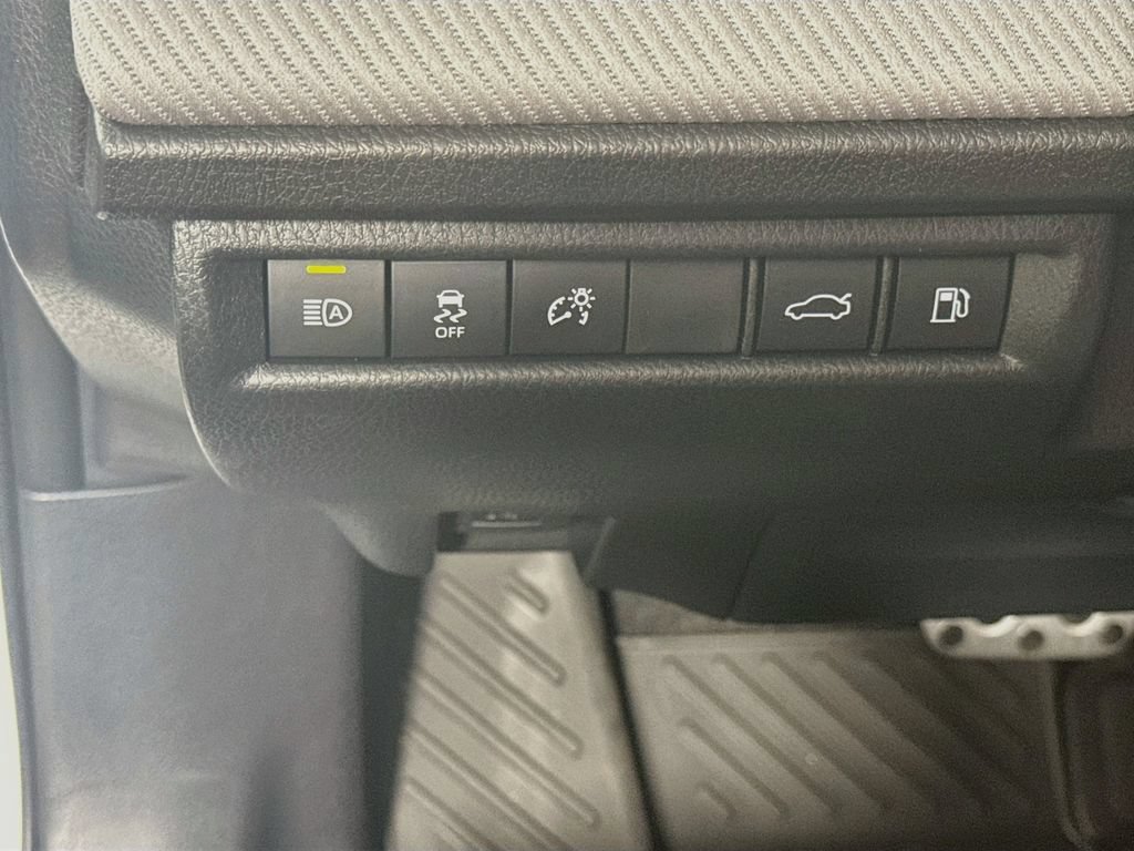 Used 2026 Toyota Camry SE FWD image 11