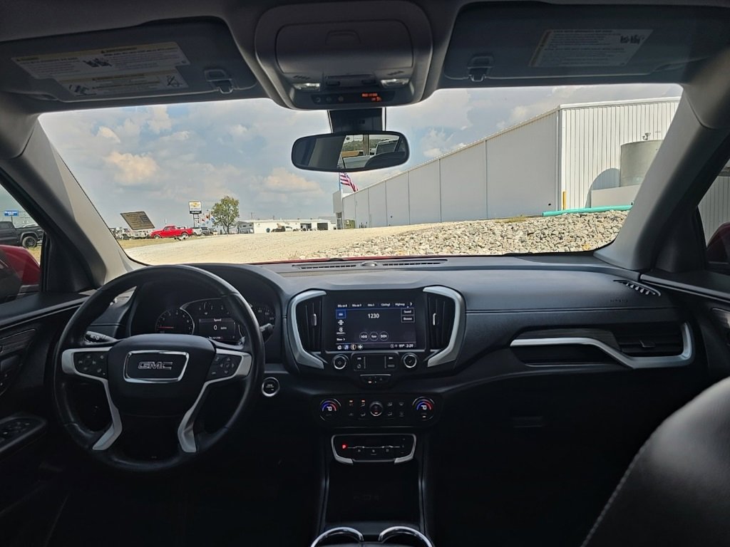 Used 2022 GMC Terrain SLT image 21