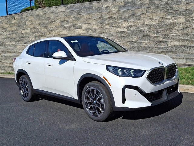 New 2025 BMW X2 xDrive28i w/ Convenience Package
