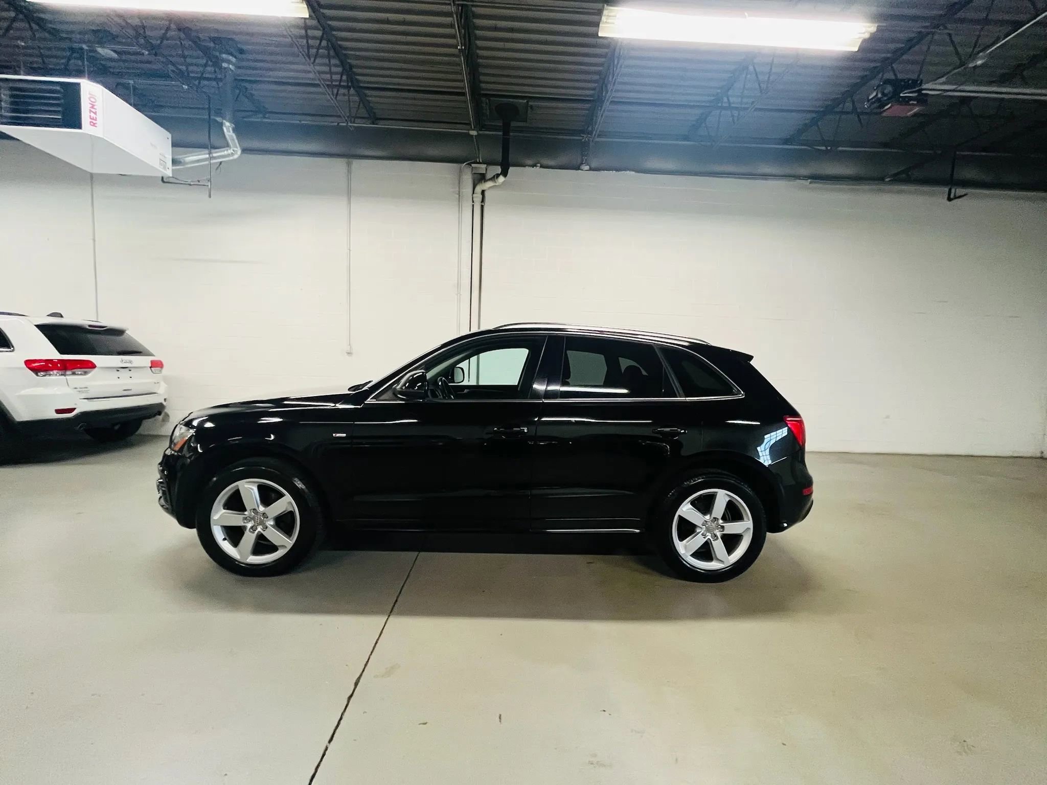 Used 2012 Audi Q5 3.2 Prestige AWD/4WD image 4