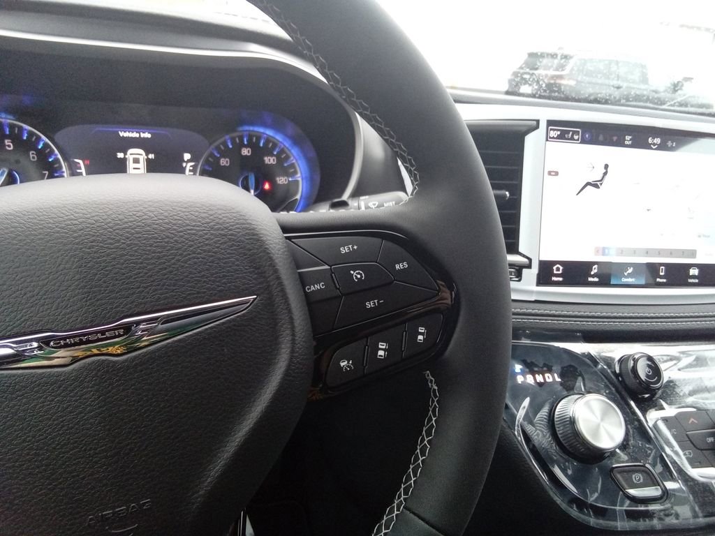 New 2026 Chrysler Pacifica Select w/ S Appearance Package image 18