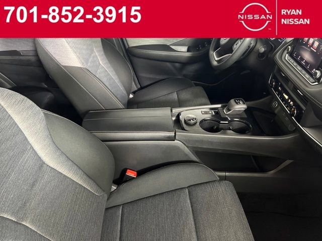 Certified 2023 Nissan Rogue SV image 33