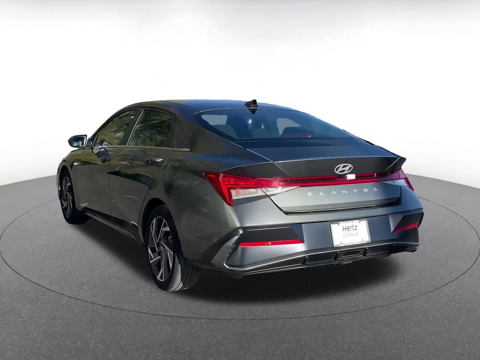 Used 2025 Hyundai Elantra SEL image 11