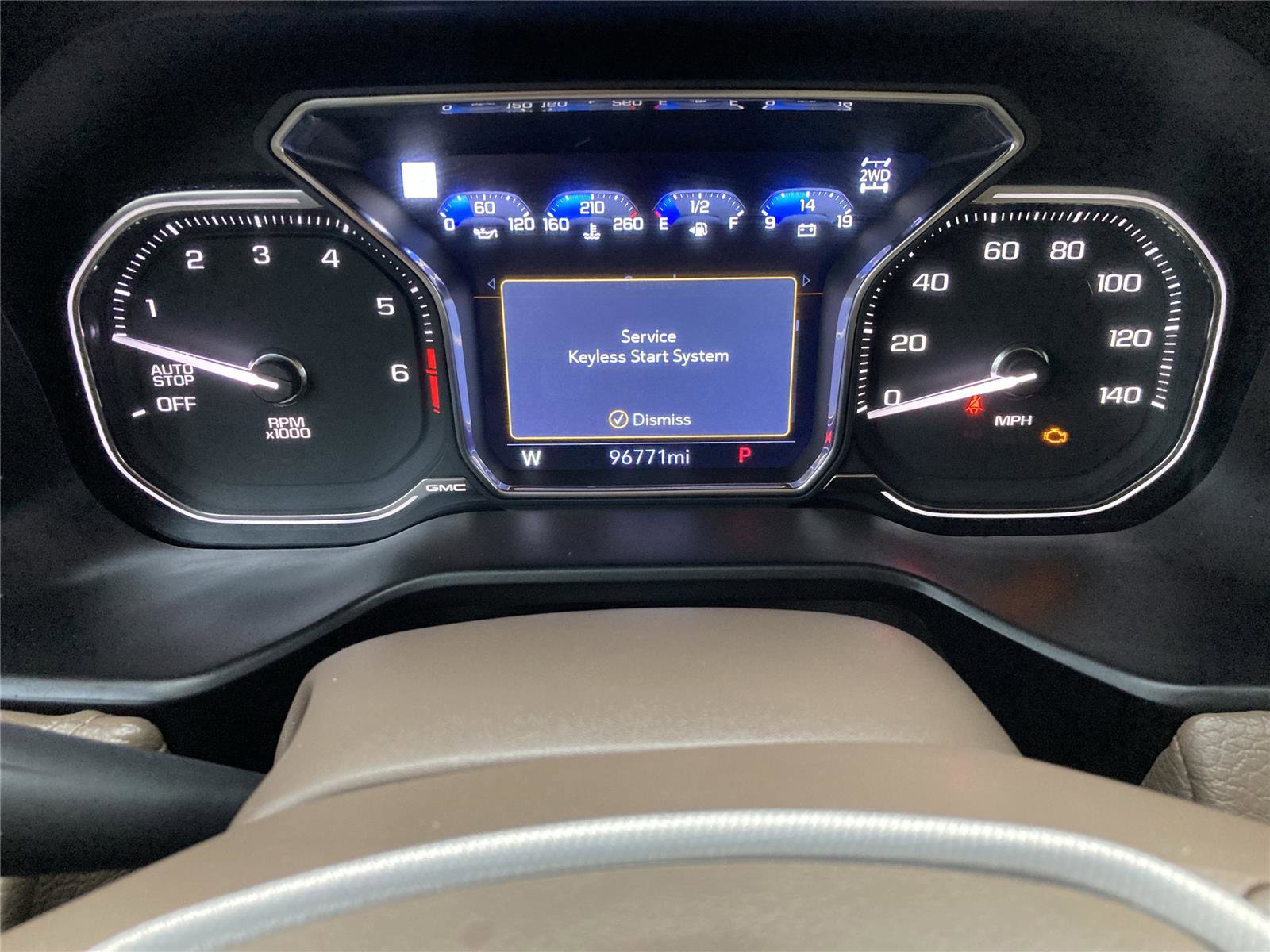 Used 2021 GMC Yukon Denali w/ Denali Premium Package image 11