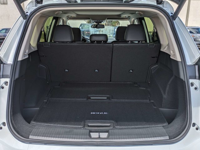 New 2026 Nissan Rogue Platinum AWD/4WD image 13