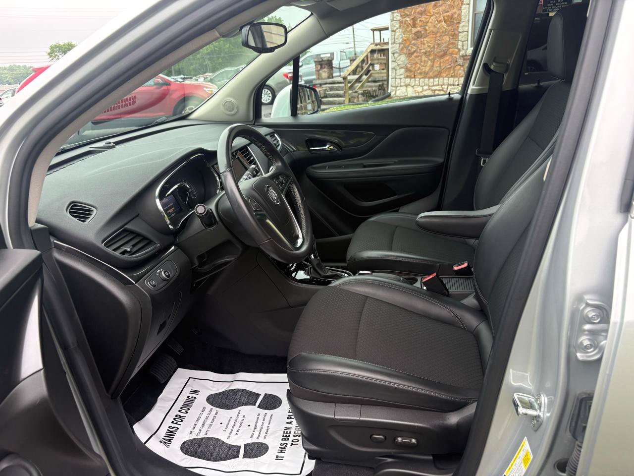 Used 2022 Buick Encore Preferred w/ Safety Package FWD image 8