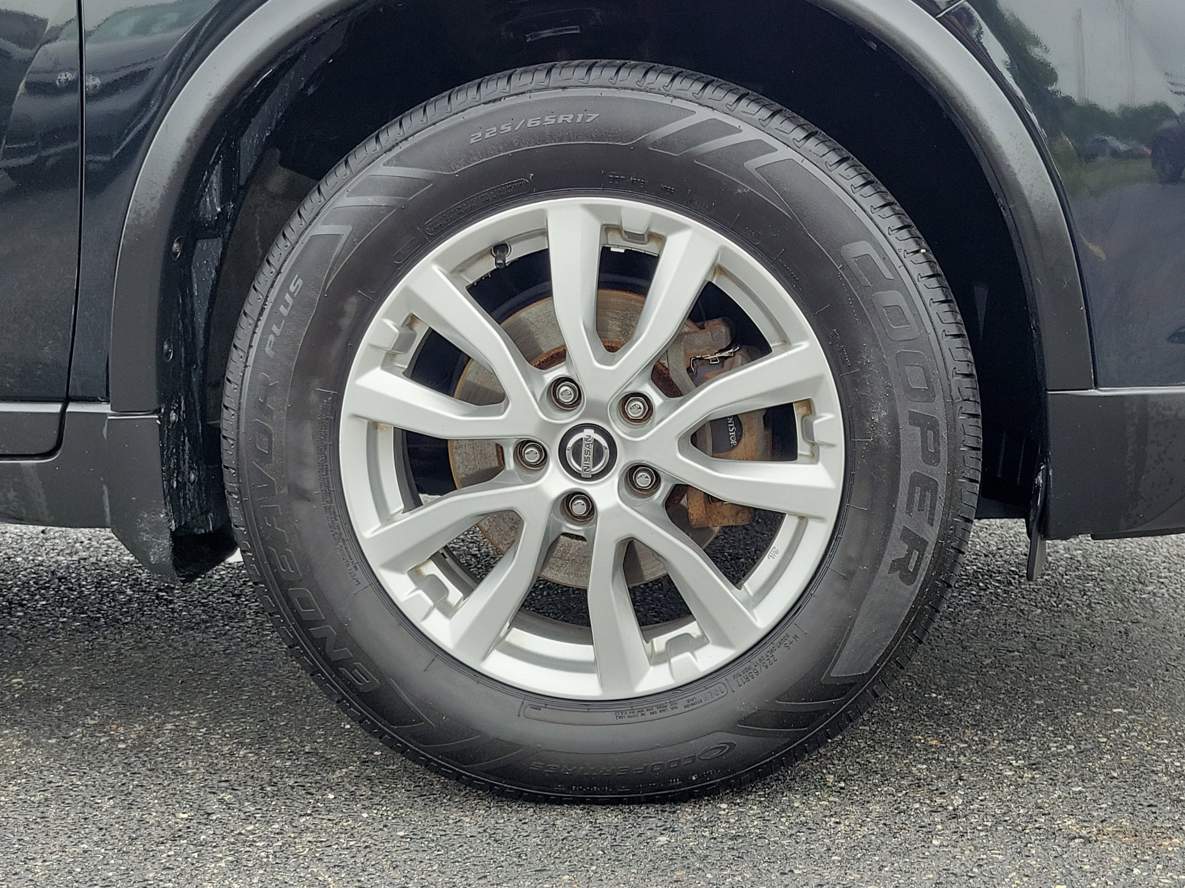 Used 2017 Nissan Rogue SV AWD/4WD image 5