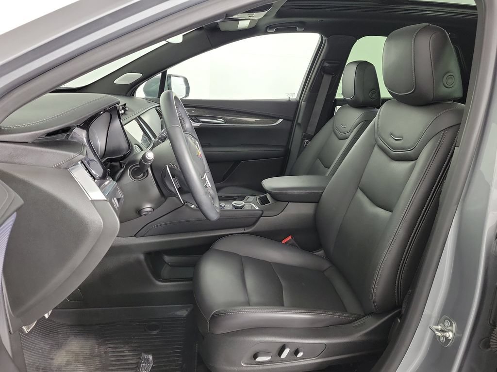 Used 2025 Cadillac XT5 Sportv AWD/4WD image 17