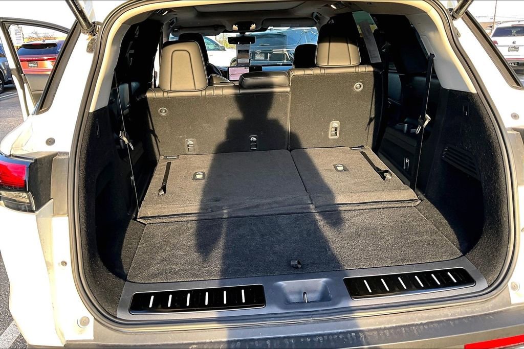 Certified 2025 INFINITI QX60 Luxe w/ Vision Package FWD image 50