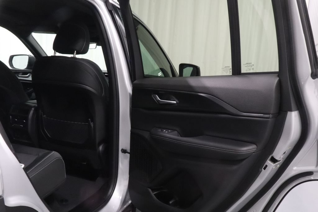 New 2026 Jeep Grand Cherokee Laredo X AWD/4WD image 16