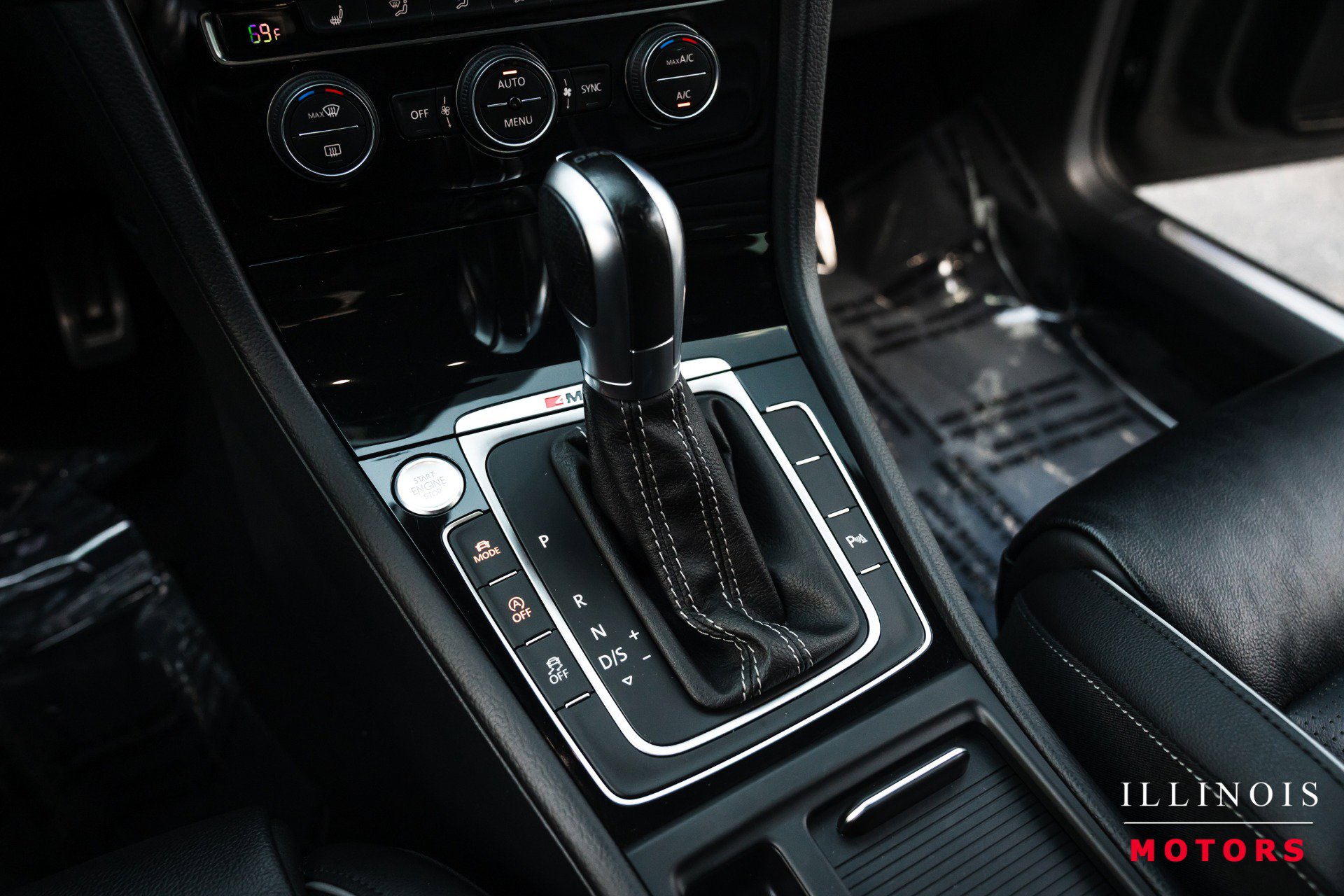 Used 2019 Volkswagen Golf 4-Door image 25