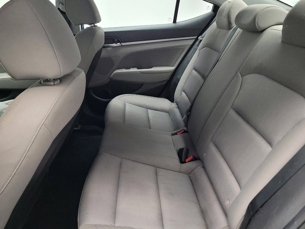 Used 2017 Hyundai Elantra SE image 18