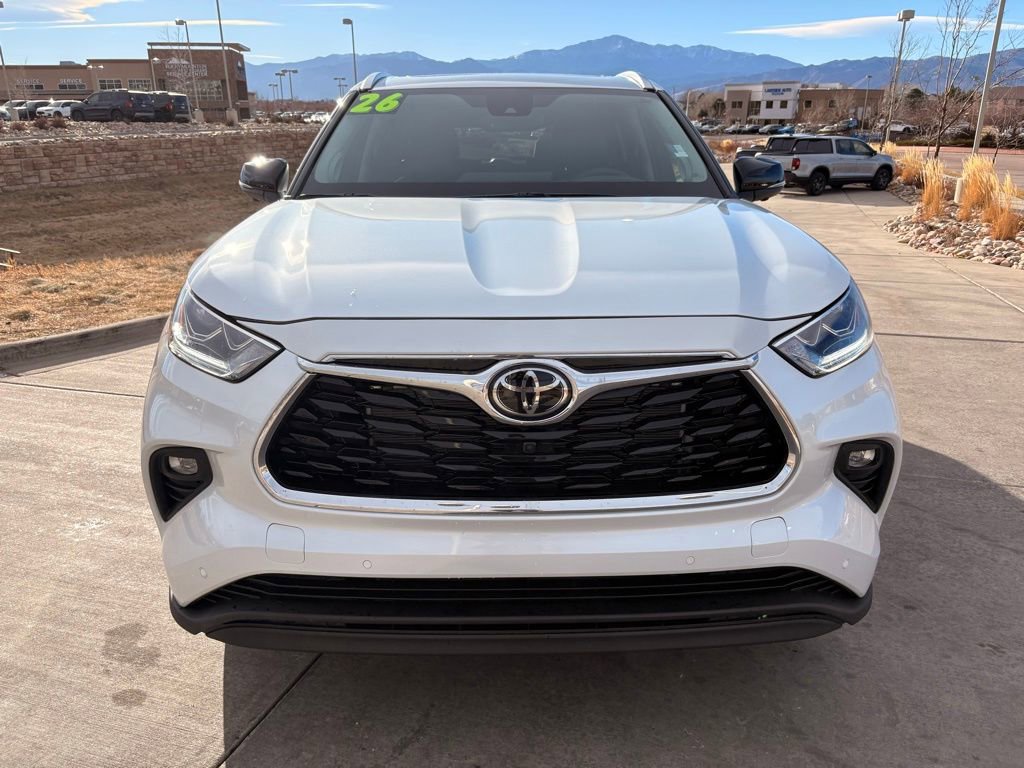 Used 2026 Toyota Highlander Limited image 2
