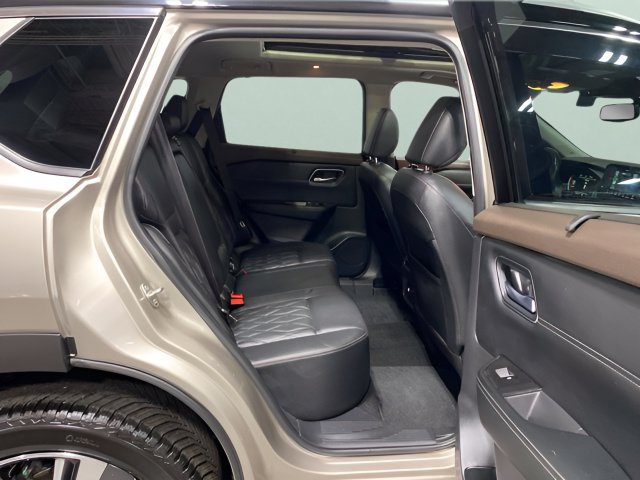 Used 2021 Nissan Rogue Platinum AWD/4WD image 27