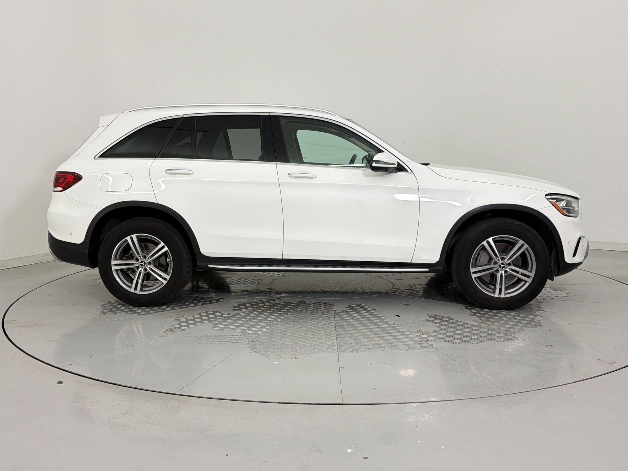 Used 2022 Mercedes-Benz GLC 300 4MATIC w/ Premium Package Lite image 8