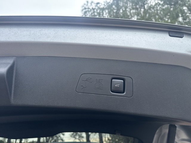 Used 2022 Lincoln Corsair FWD w/ Equipment Group 101A image 24