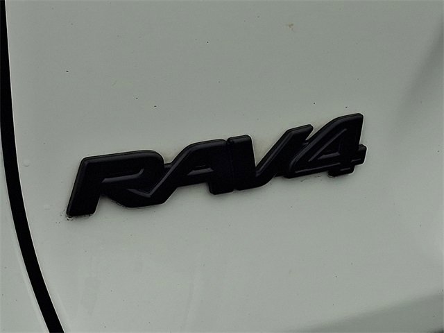 Used 2020 Toyota RAV4 XLE Premium image 29
