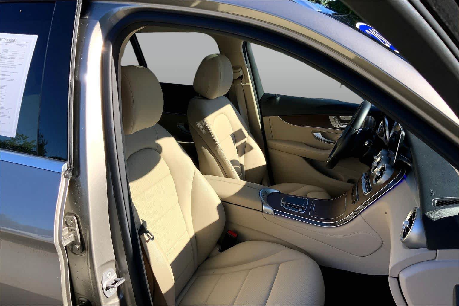 Used 2021 Mercedes-Benz GLC 300 4MATIC image 8