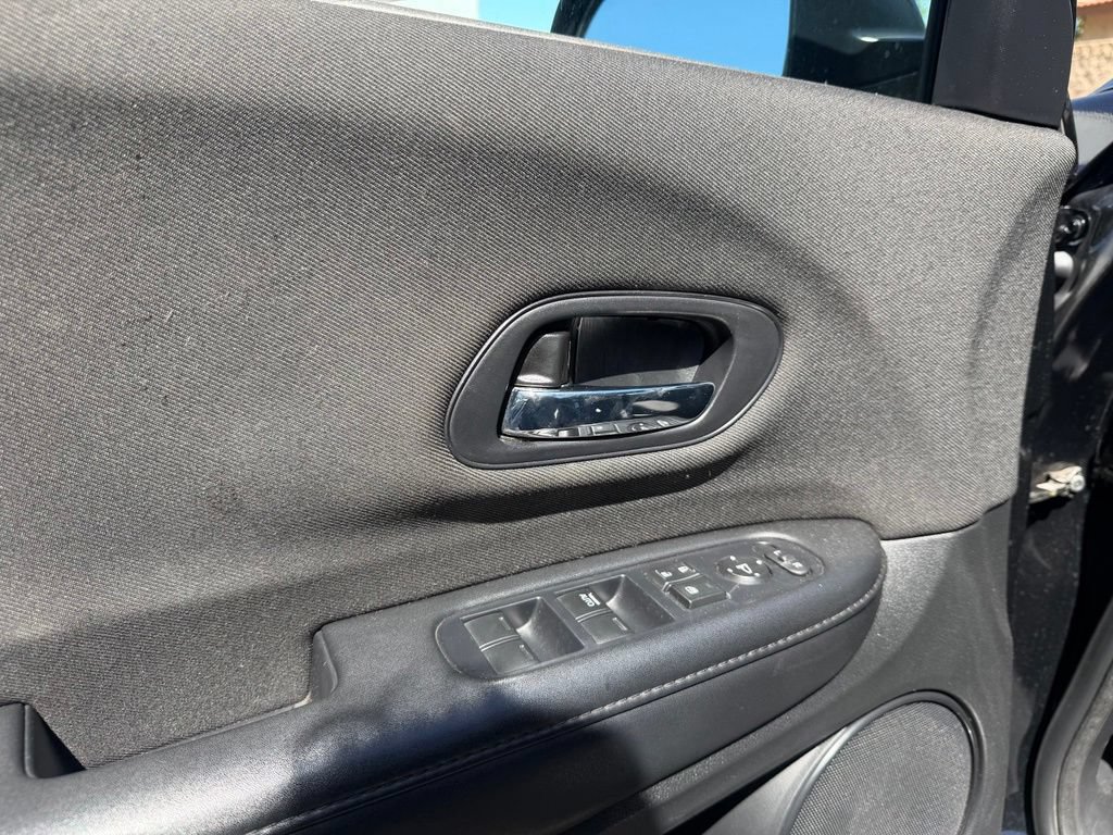 Used 2019 Honda HR-V LX image 19