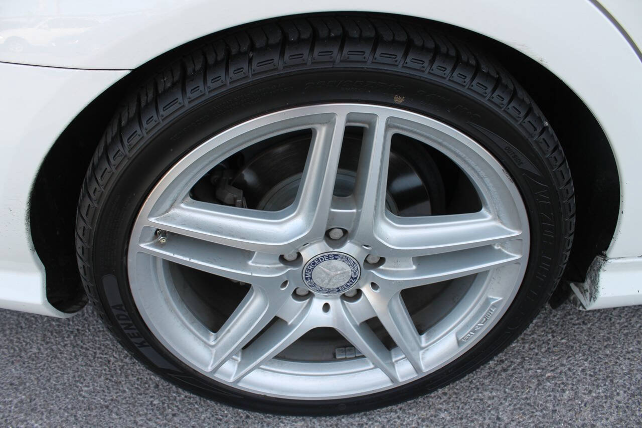 Used 2012 Mercedes-Benz C 250 Sedan image 12