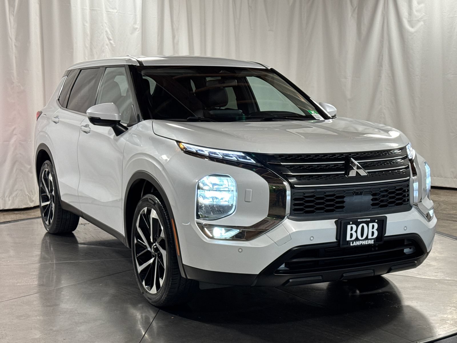Used 2023 Mitsubishi Outlander SE AWD/4WD image 14