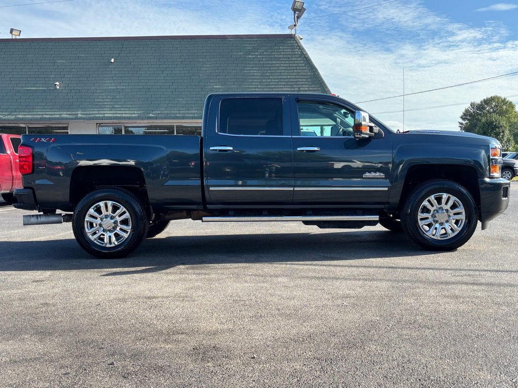Used 2019 Chevrolet Silverado 2500 High Country w/ Duramax Plus Package image 4