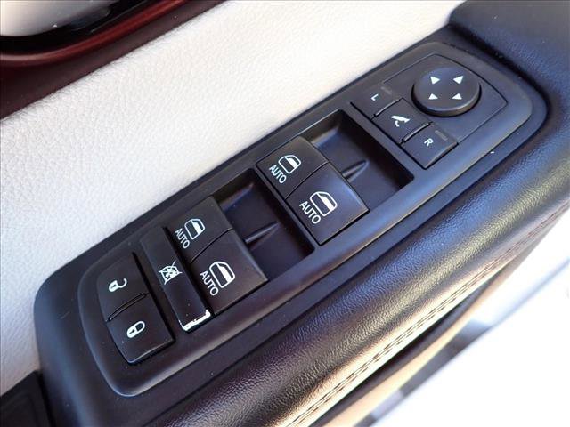 Used 2017 Chrysler Pacifica Limited w/ Advanced Safetytec Group image 18