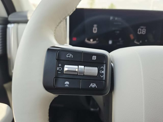 Used 2025 Hyundai Santa Fe SE FWD image 18