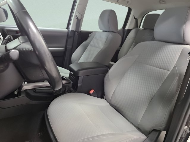 Used 2021 Toyota Tacoma SR5 AWD/4WD image 19