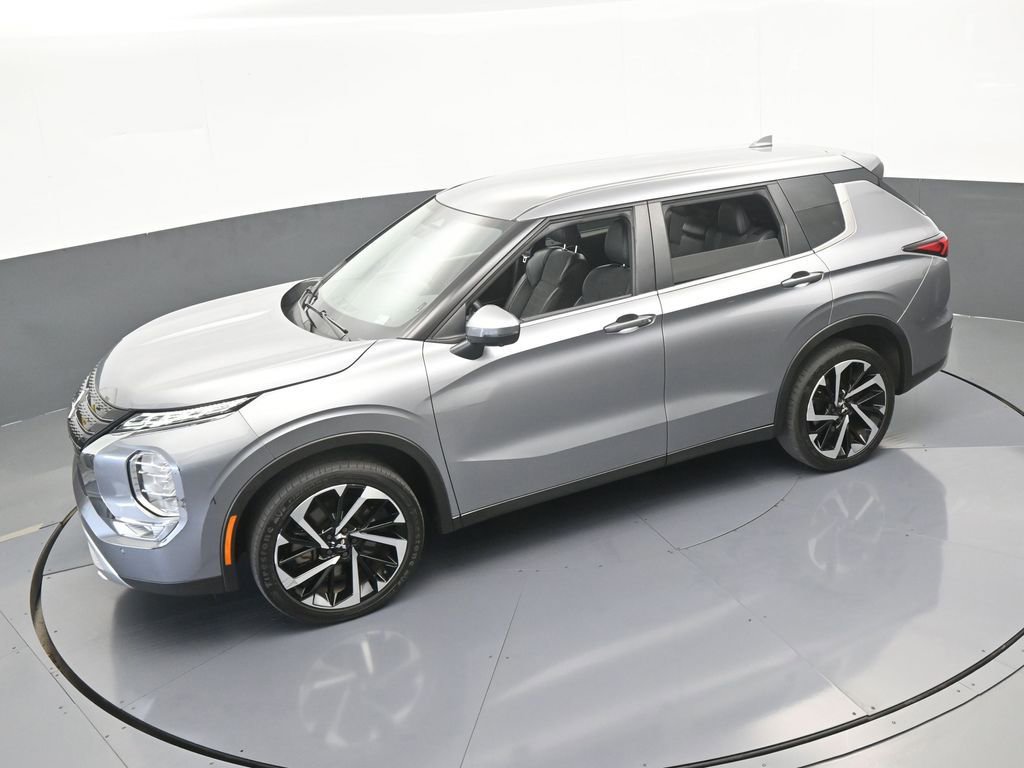 Used 2022 Mitsubishi Outlander SE image 50